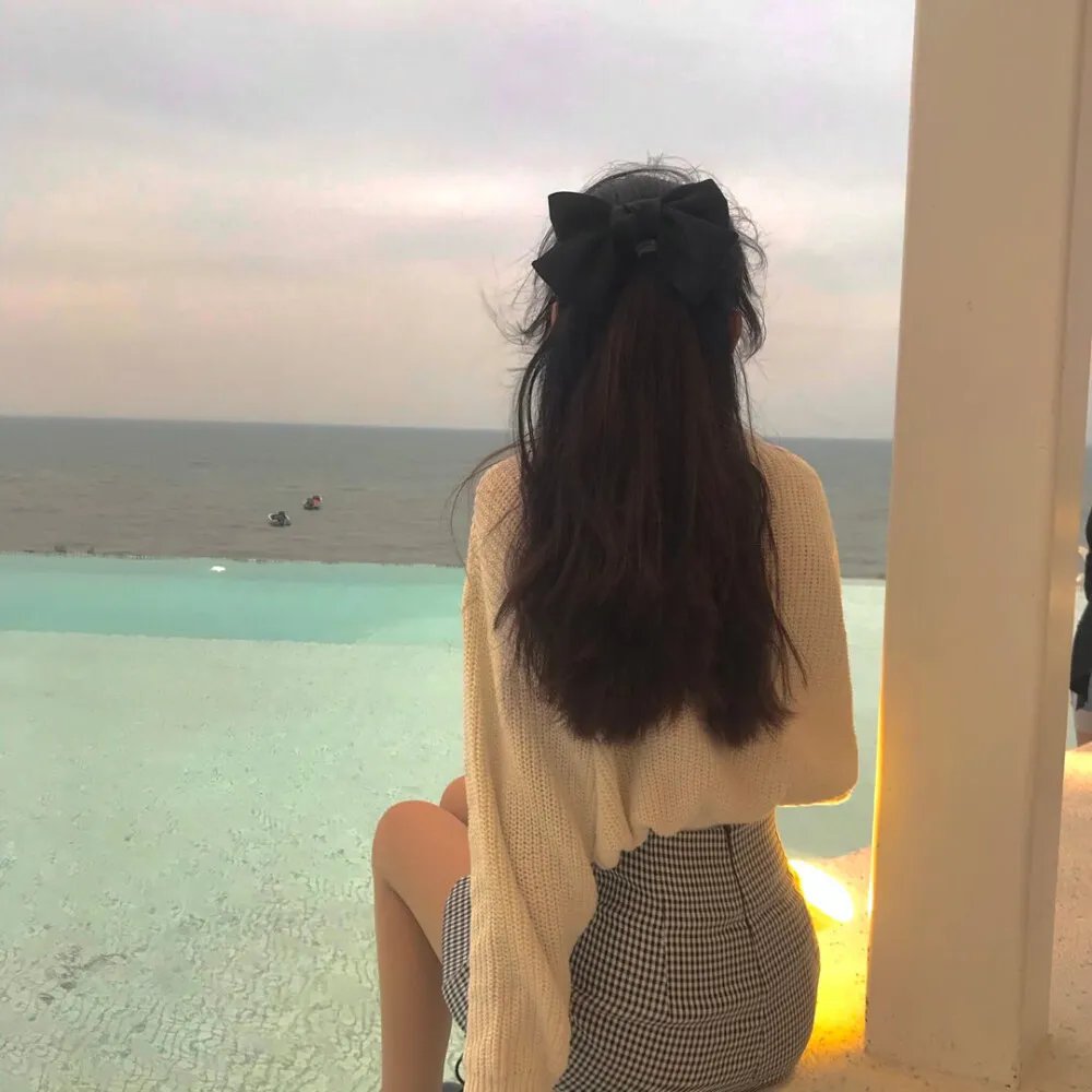 黑色河流